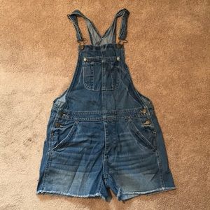 American eagle overalls shorts